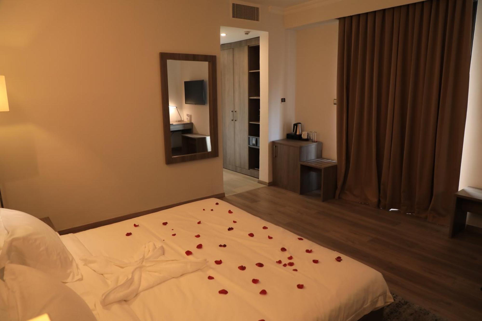 Th Bonroyal Hotel Addis Abeba Exterior foto